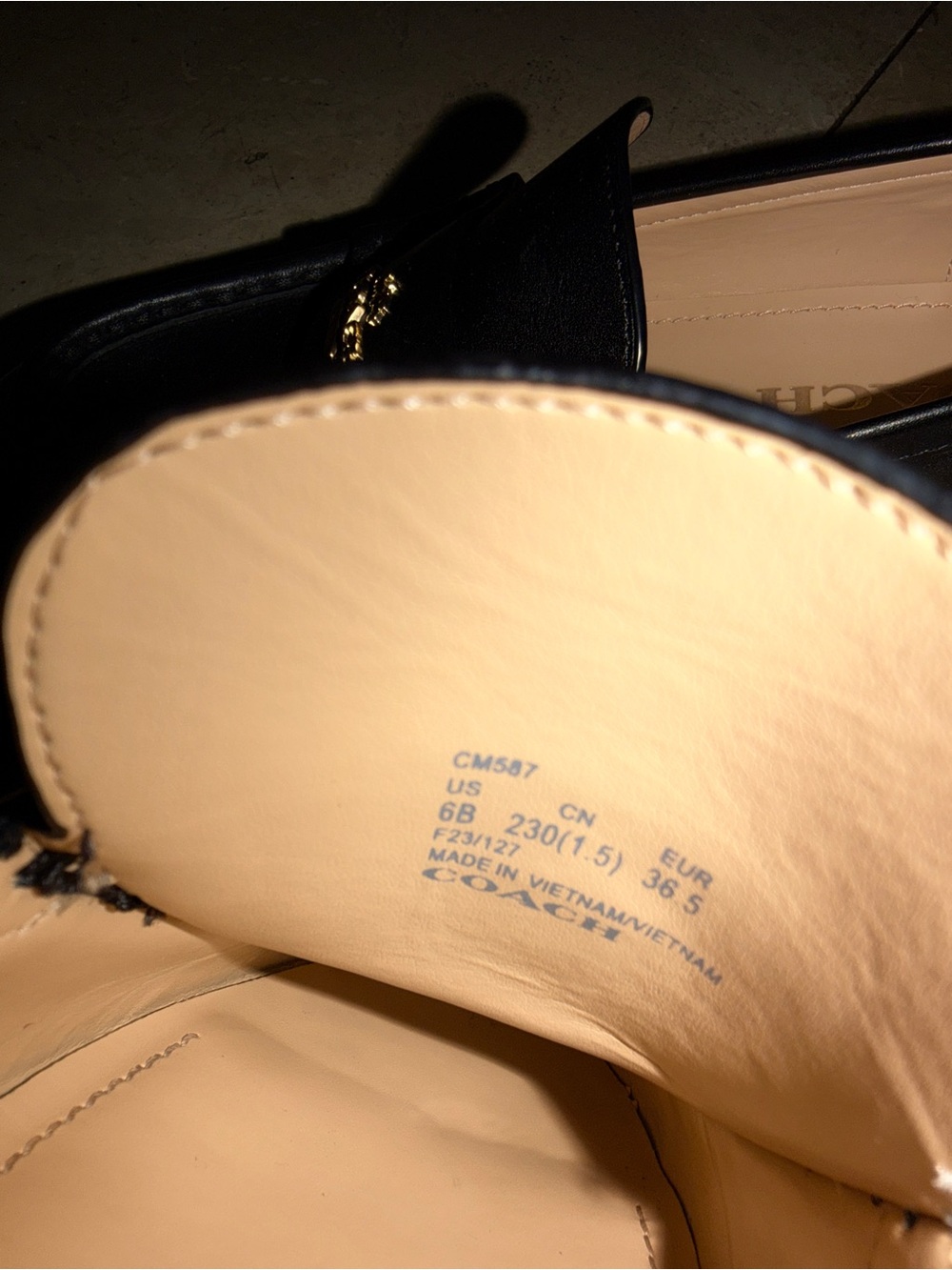 Coach Classic Women’s Loafers Black Leather Platform Shoes US 6 - Picture 6 of 6